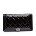 Pikkukuva 1 / 10: Pre-owned Chanel Quilted Patent Boy Long Wallet Black