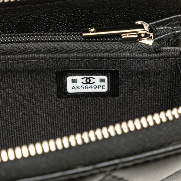 Pre-owned Chanel Quilted Lambskin CC Crystal Coin Pouch Black