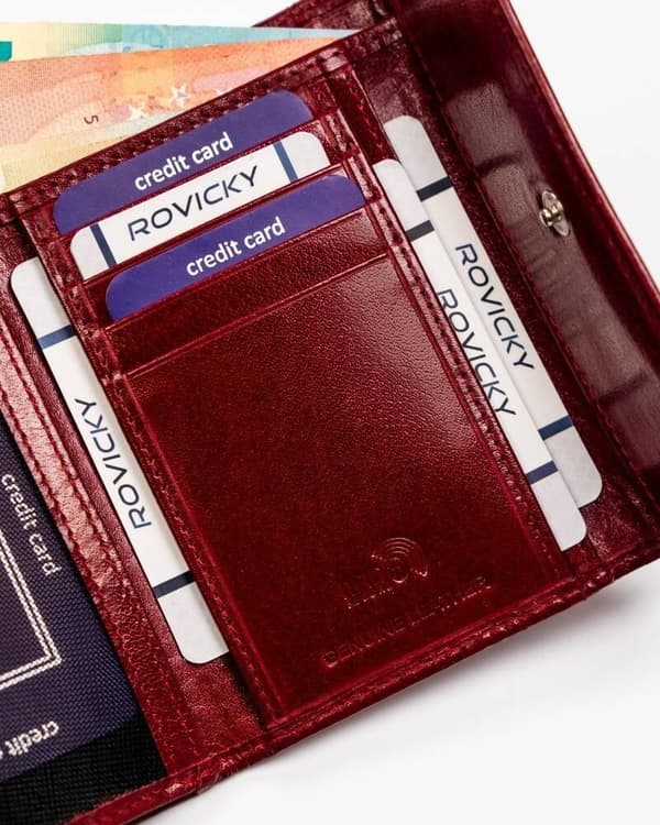 Mellemstor, komfortabel damepung med RFID-system fra Lumarko!