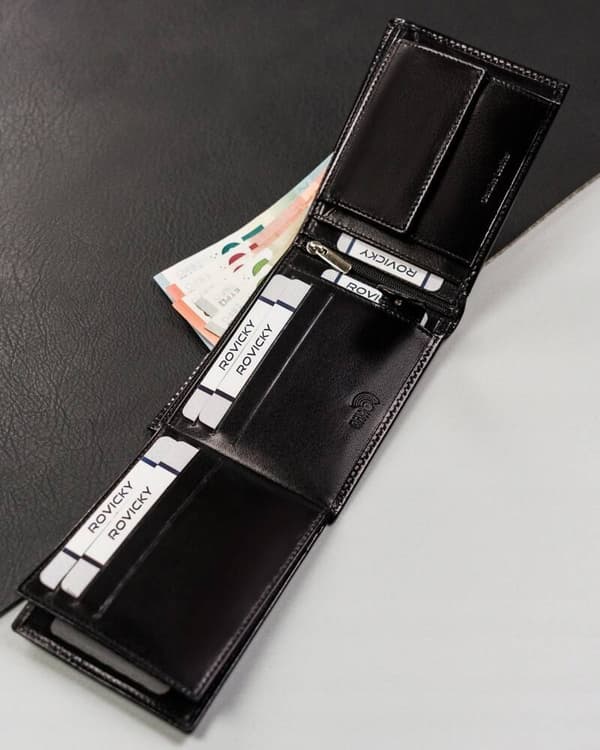 Horisontell herrplånbok i läder med RFID-system från Lumarko!