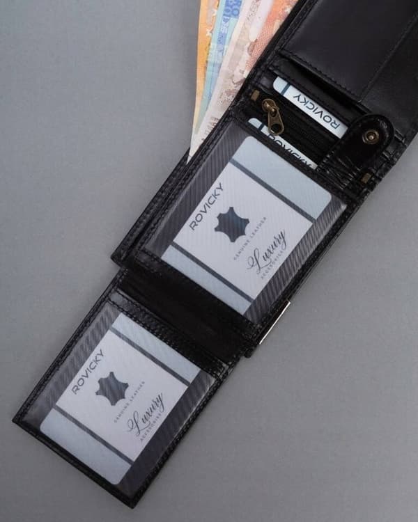 Rummelig herrepung i læder med RFID-system fra Lumarko!