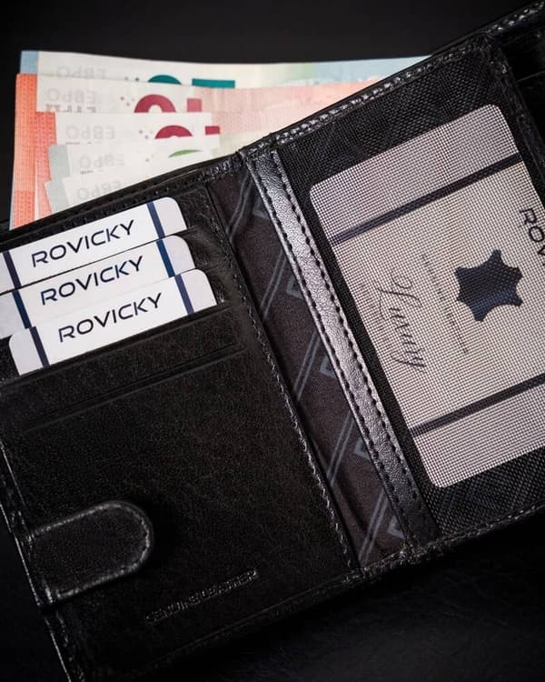 Miesten aito nahkalompakko RFID-järjestelmällä Lumarko!
