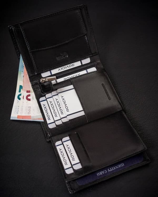 Herrplånbok i läder med RFID-system från Lumarko!