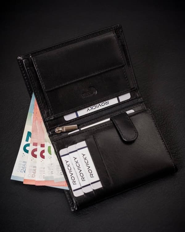 Omfattande herrplånbok i äkta läder med RFID-system från Lumarko!