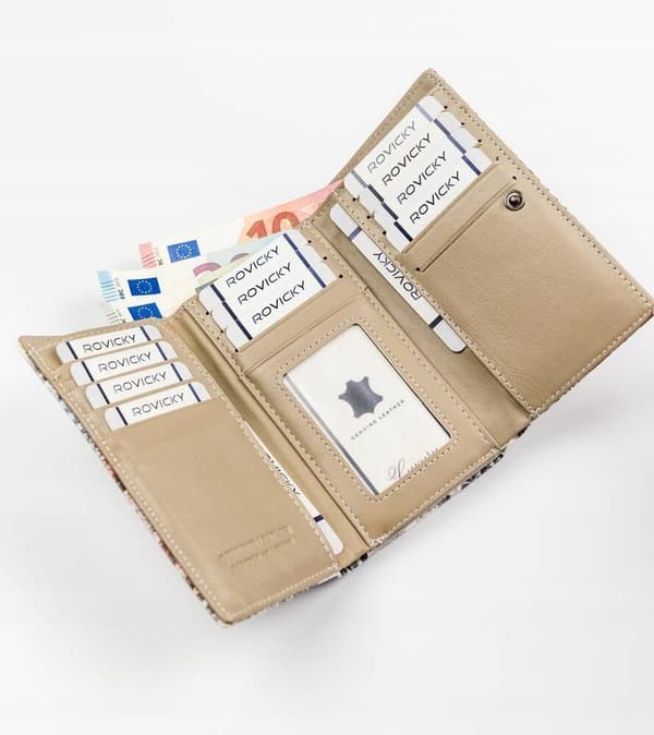 Damplånbok tillverkad av naturligt och ekologiskt läder med en textur som imiterar ormskinn från Lumarko!
