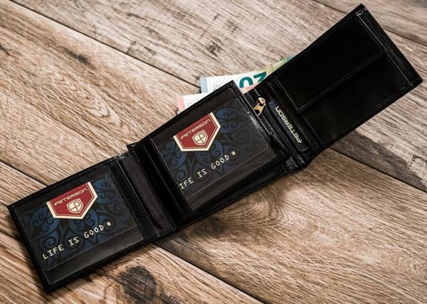 Herrepung i læder med RFID-system fra Lumarko!