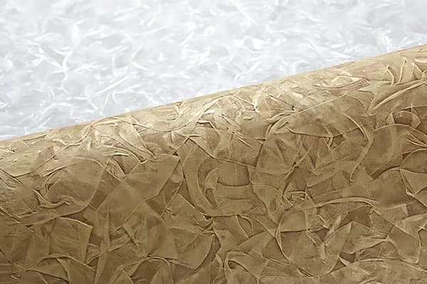 Non woven-tapet textur EDEM 9086-25 präglad skimrande färg guld 5,33 m2
