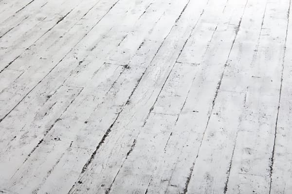 Non woven-tapet trä utseende EDEM 81108BR05 lätt texturerad matt färg vit grå brun 5,33 m2