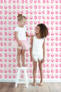 Miniatyrbild 2 av 6: ESTAhome tapet cupcakes på blanka prickar rosa 53 cm x 10,05 m