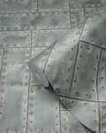 Miniatyrbillede 8 af 8: Origin Wallcoverings tapet metalplader med nitter i fiskebensmønster lysegråt 53 cm x 10,05 m