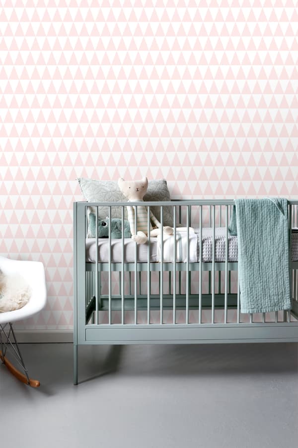 ESTAhome tapet grafiska trianglar ljusrosa och vitt 53 cm x 10,05 m