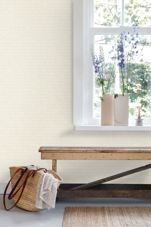 ESTAhome tapet handskrivna blomnamn på latin beige 53 cm x 10,05 m