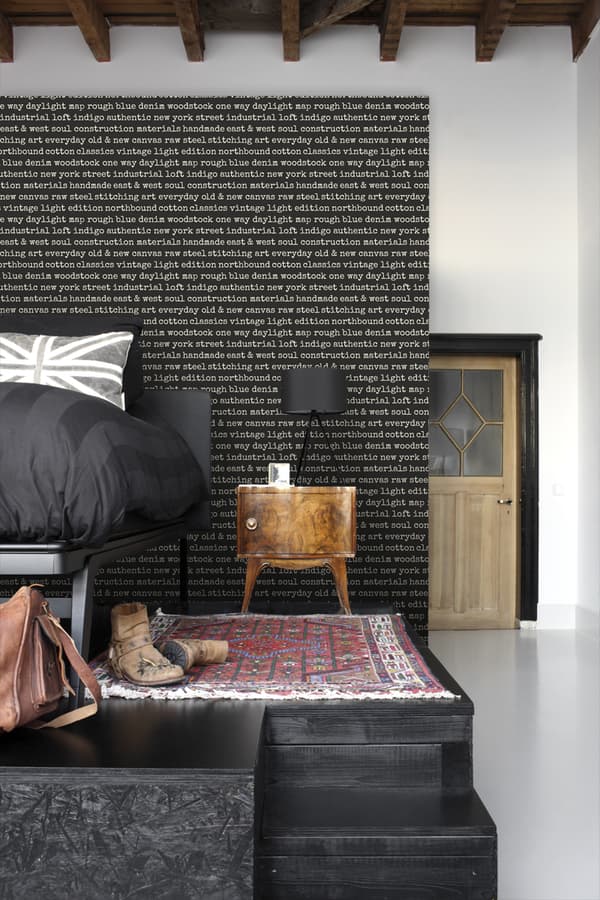 ESTAhome tapet text stadssamtal svart 53 cm x 10,05 m