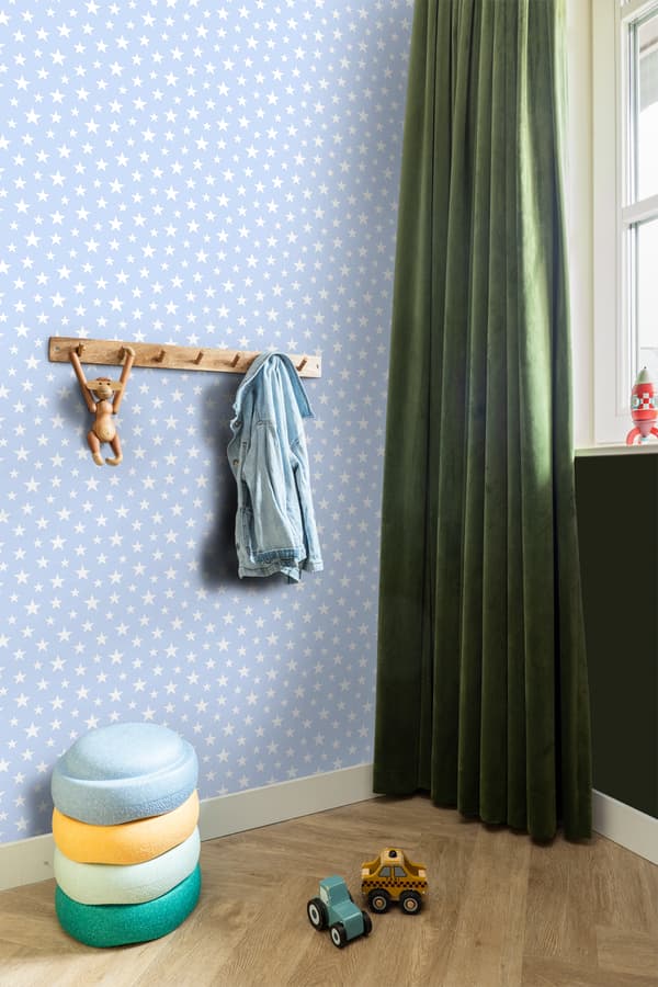 ESTAhome tapet små stjerner lyseblåt 53 cm x 10,05 m