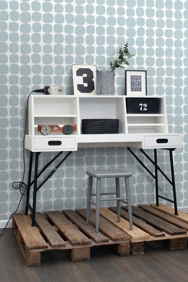 ESTAhome tapet grafiskt motiv ljusblått och vitt 0,53 x 10,05 m