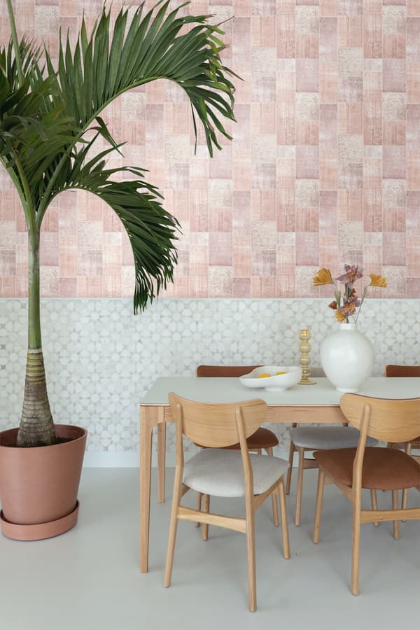 ESTAhome tapet orientalisk matta med Marrakech Kelim-lapptäckesmönster persikofärgat organgerosa 53 cm x 10,05 m