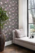 Miniatyrbild 3 av 8: Origin Wallcoverings tapet blommor mullvadsgrått och syrénlila 53 cm x 10,05 m