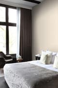 Miniatyrbild 3 av 8: Origin Wallcoverings tapet smala ränder benvitt 53 cm x 10,05 m