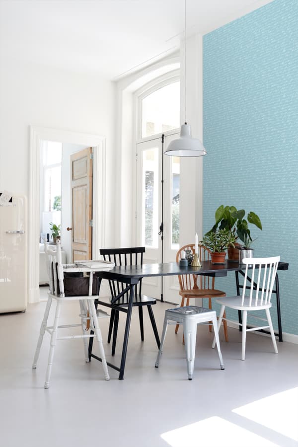ESTAhome tapet håndskrevne latinske blomsternavne lyst azurblåt 53 cm x 10,05 m