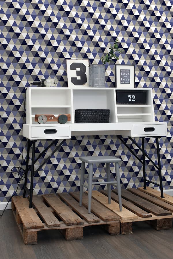 ESTAhome tapet trianglar mörkblått, grått och beige - 138716 - 53 cm x 10,05 m