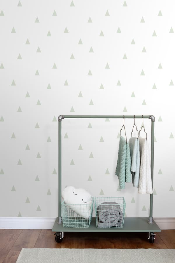 ESTAhome tapet små grafiska trianglar mintgrönt och vitt 53 cm x 10,05 m