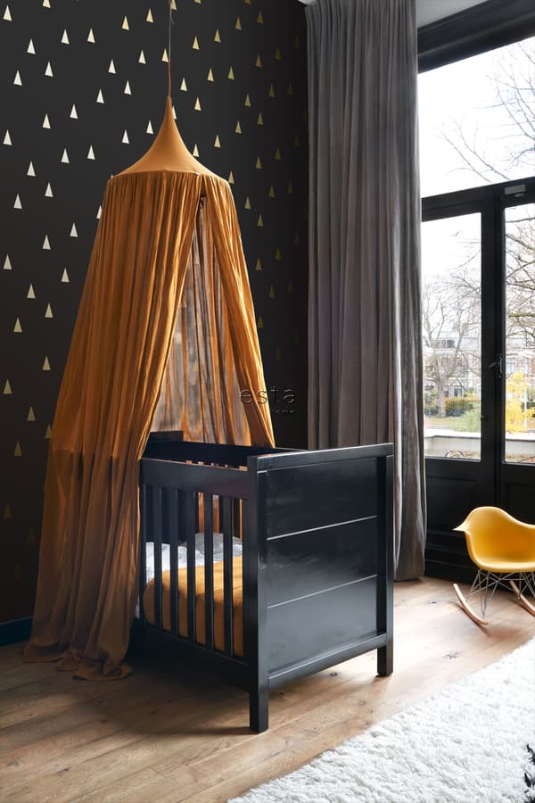 ESTAhome tapet grafiske trekanter sort og guld 0,53 x 10,05 m