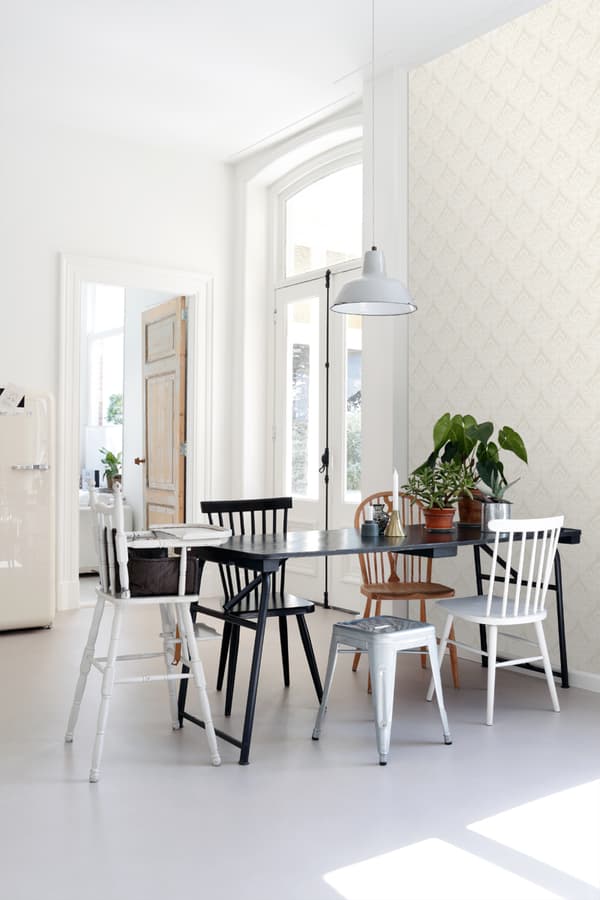 ESTAhome tapet barockmönster varmt grått och sandfärgad 53 cm x 10,05 m