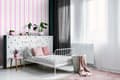 Miniatyrbild 3 av 7: ESTAhome tapet ränder rosa och brunt 53 cm x 10,05 m