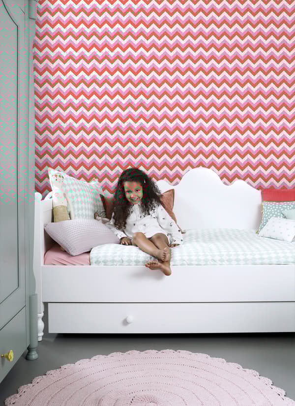 ESTAhome tapet zig-zag-motiv koralrødt og lyserødt 53 cm x 10,05 m