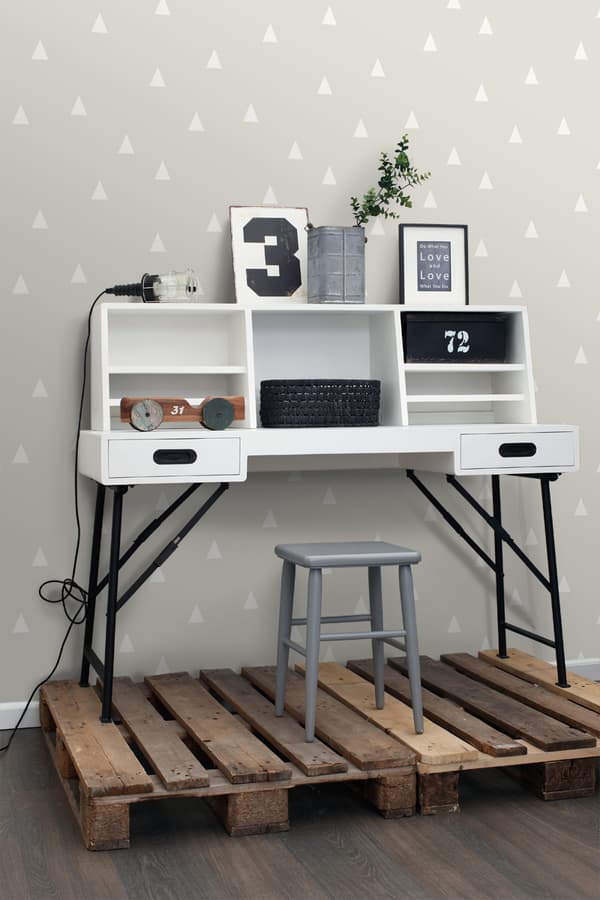 ESTAhome tapet små grafiska trianglar ljusgrått 53 cm x 10,05 m