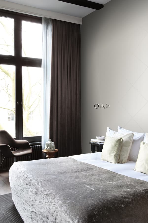 Origin Wallcoverings tapet grafiska linjer glänsande varmt grått 0,53 x 10,05 m