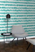 Miniatyrbild 6 av 8: ESTAhome tapet horisontella shibori batikränder intensivt turkos och matt vitt 53 cm x 10,05 m