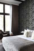 Miniatyrbillede 2 af 8: Origin Wallcoverings tapet ornament sort og skinnende bronze 53 cm x 10,05 m