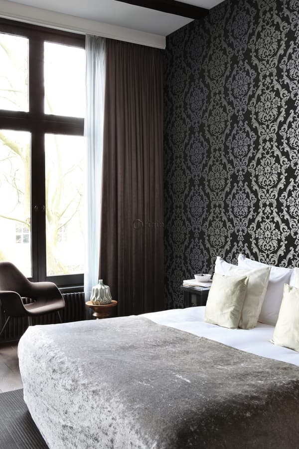 Origin Wallcoverings tapet ornament sort og skinnende bronze 53 cm x 10,05 m