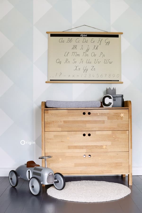 Origin Wallcoverings tapet stora trianglar matt vitt och mintgrönt 53 cm x 10,05 m