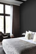 Miniatyrbillede 4 af 8: Origin Wallcoverings tapet linned sort 53 cm x 10,05 m