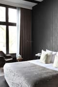 Miniatyrbillede 4 af 8: Origin Wallcoverings tapet træplanker med årer sort 53 cm x 10,05 m
