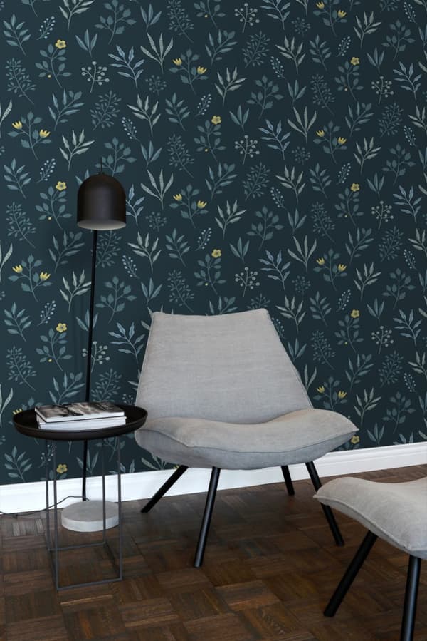 ESTAhome tapet blommönster i skandinavisk stil mörkblått och ockra 0,53 x 10,05 m