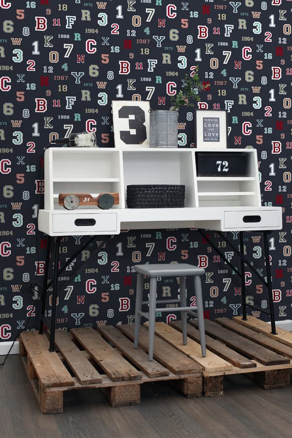 ESTAhome tapet siffror & bokstäver mörkblått 53 cm x 10,05 m