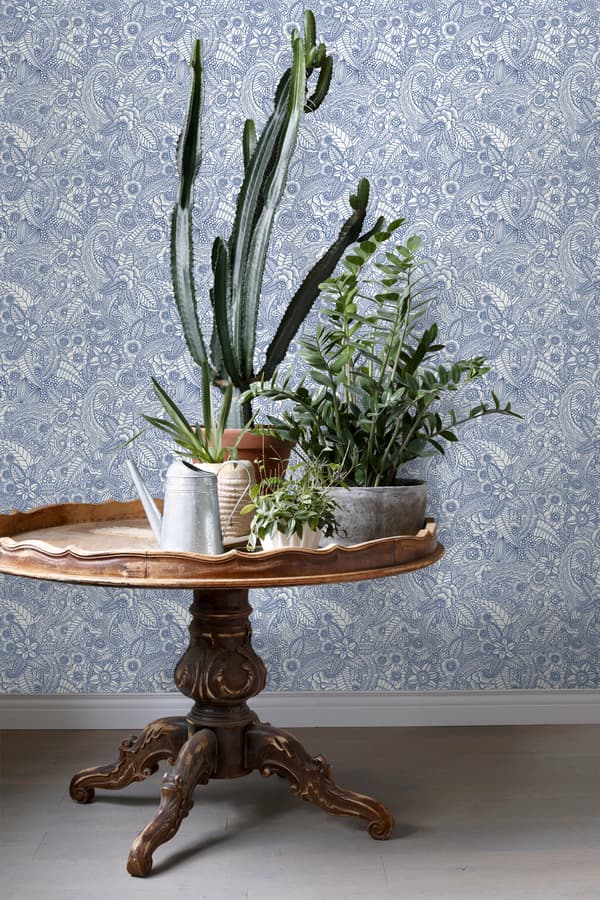 ESTAhome tapet blomstertegning blåt på hvidt 53 cm x 10,05 m