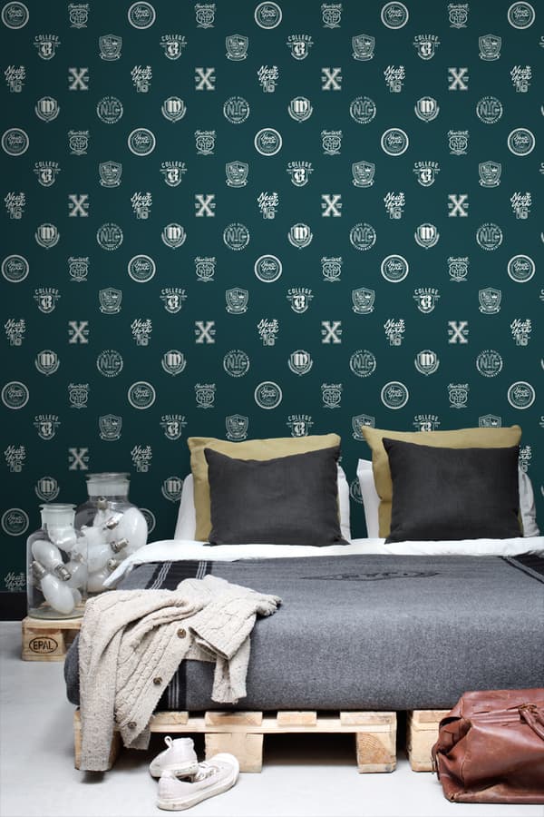 ESTAhome tapet skolemblem mörkgrönt 53 cm x 10,05 m