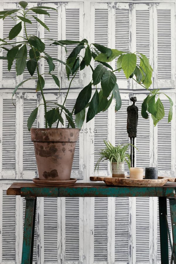 ESTAhome tapet forvitrede franske vintage træskodder varmt lysegråt og mathvidt 53 cm x 10,05 m