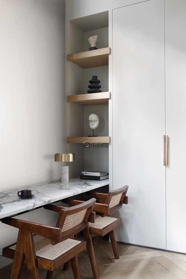 Origin Wallcoverings tapet enfärgad glänsande varmt grått 53 cm x 10,05 m