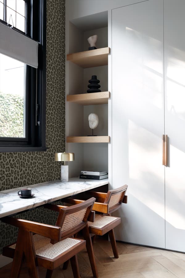 Origin Wallcoverings tapet leopardskinn mullvadsgrått 0,53 x 10,05 m