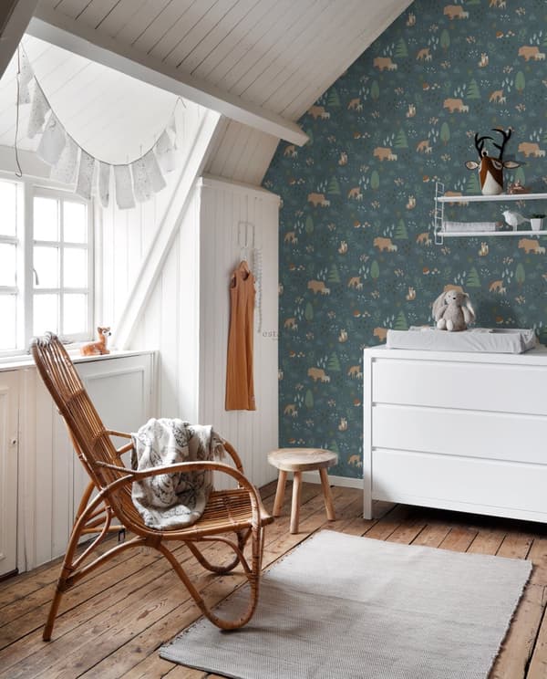 ESTAhome tapet skov med skovdyr gråblåt 0,53 x 10,05 m