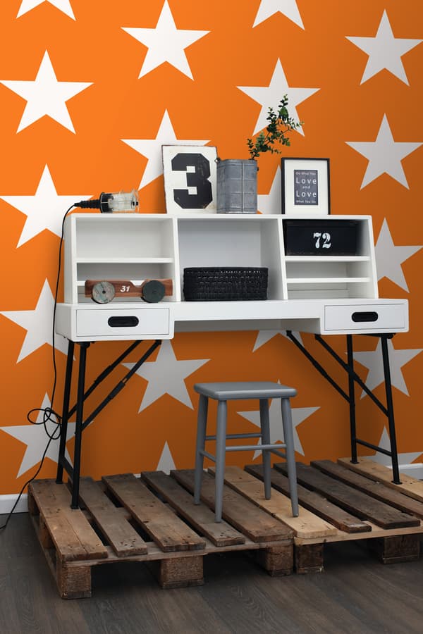 ESTAhome tapet stjerner orange og hvidt 53 cm x 10,05 m