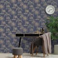 Miniatyrbillede 1 af 6: DUTCH WALLCOVERINGS tapet Tropical Trees marineblå og sølvfarvet