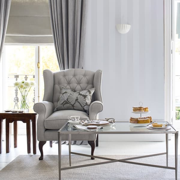 Laura Ashley - Non-woven tapet - Lille Pearlescent Stripe Silver - 10mx52cm