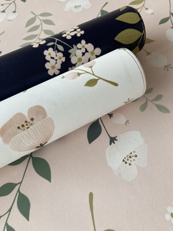 ESTAhome tapet blommor milt rosa, grönt och vitt 0,53 x 10,05 m