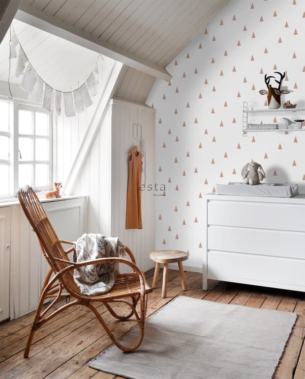 ESTAhome tapet små grafiska trianglar vitt och ljus terrakottaröd 0,53 x 10,05 m